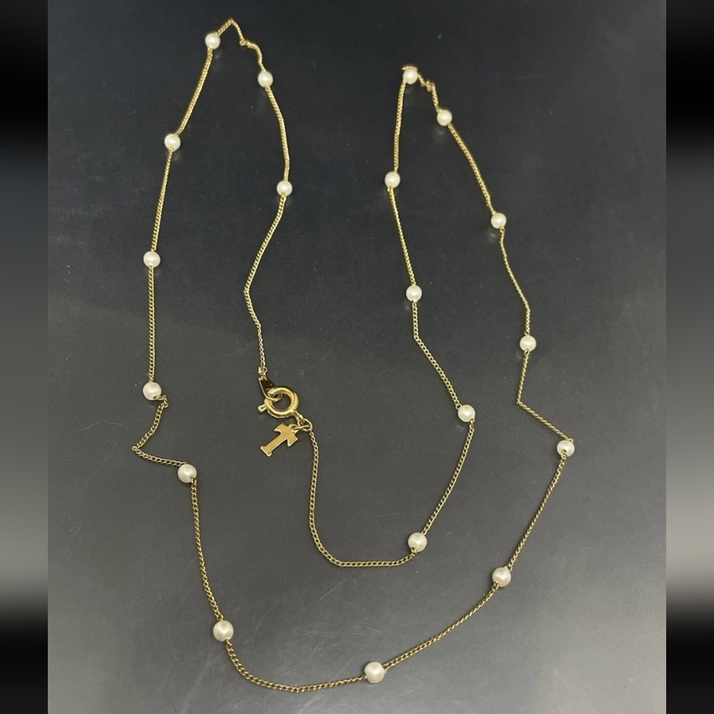 Vintage Trifari petite pearl necklace 24"